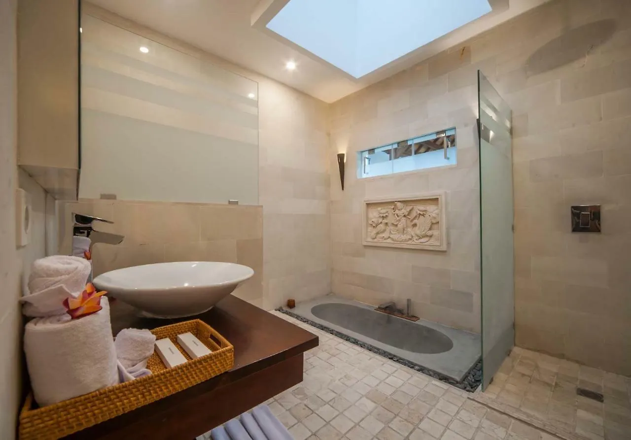 Luxury Villa Juno Seminyak  塞米亚克